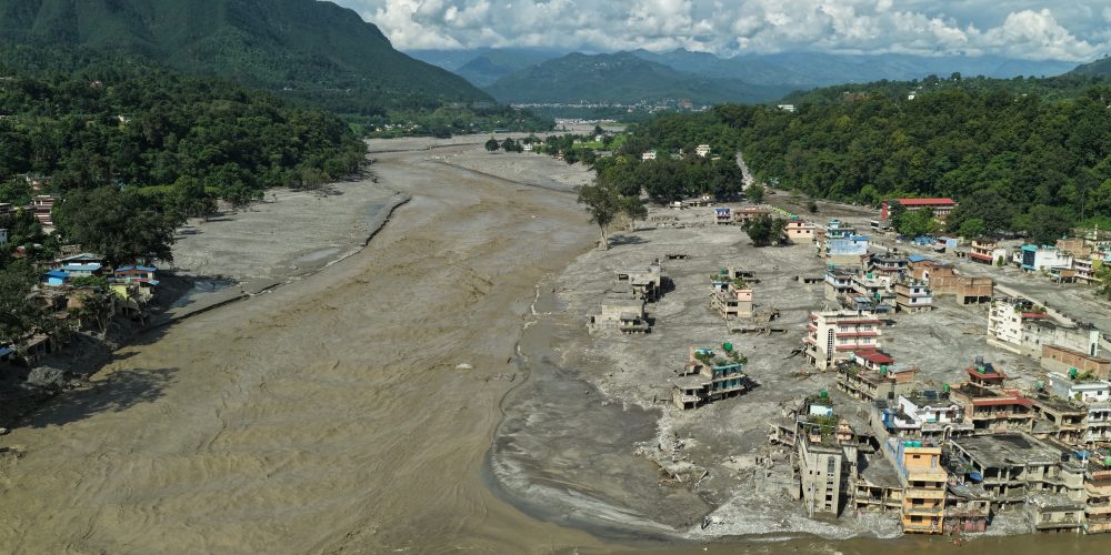 भोटेकोशी बाढी प्रभावित ‘होल्डिङ सेन्टर’ छाडेर क्रमशः कोठातिर